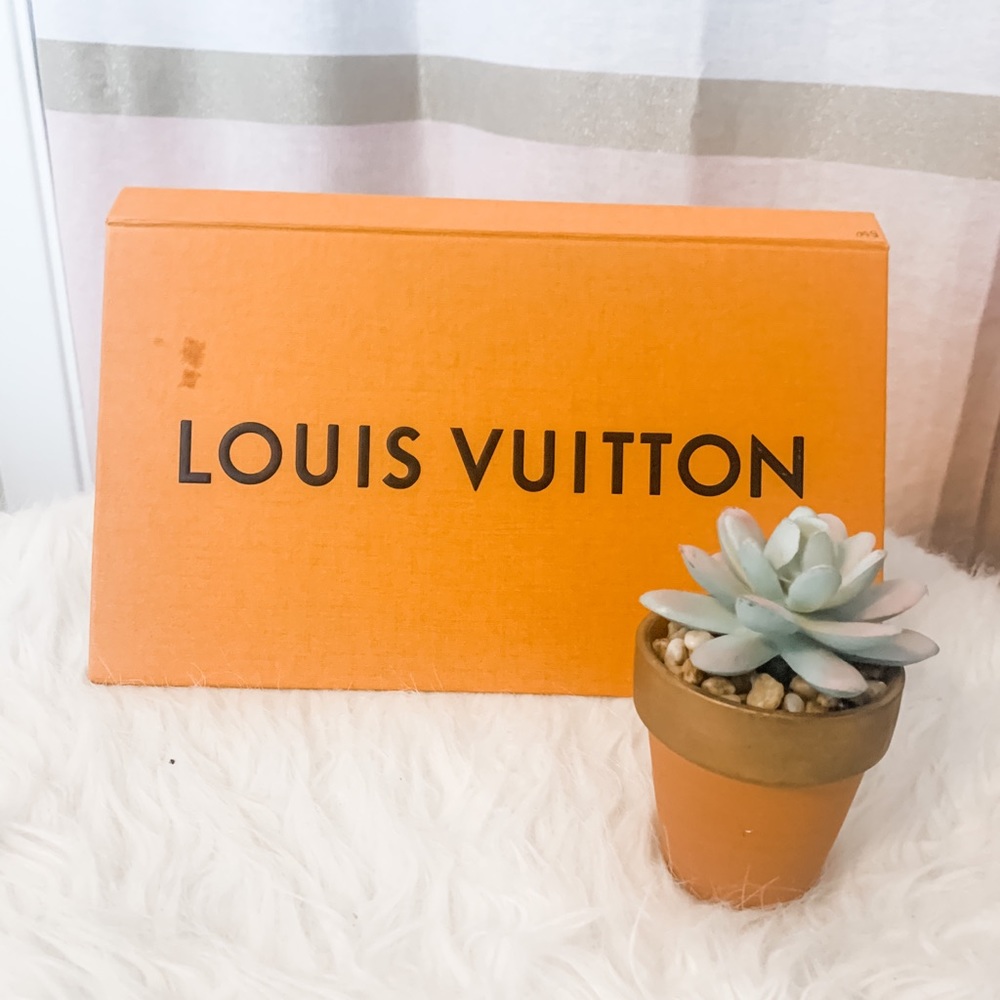 Louis Vuitton gift card box